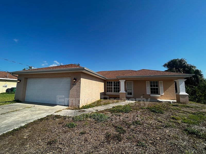 1st image of 2027 NE 40th St