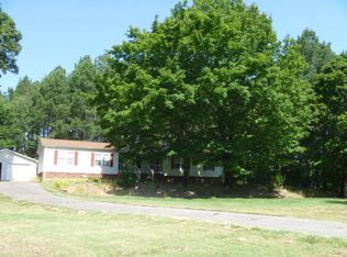 1387 Tumbling Creek Rd, Gleason, TN 38229