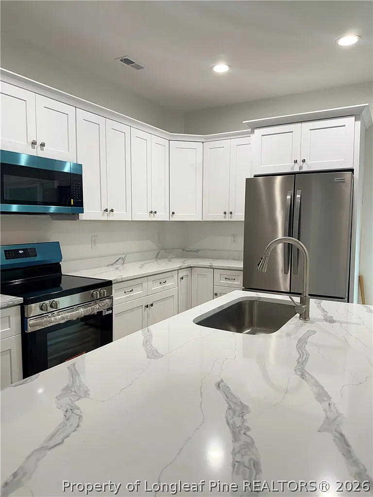 3 bed, 2.5 bath, 1552 sqft, $1,800 — Photo 4