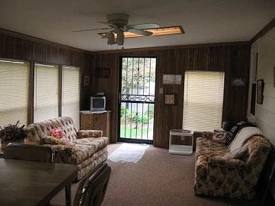 5th image of 906 Lilac St