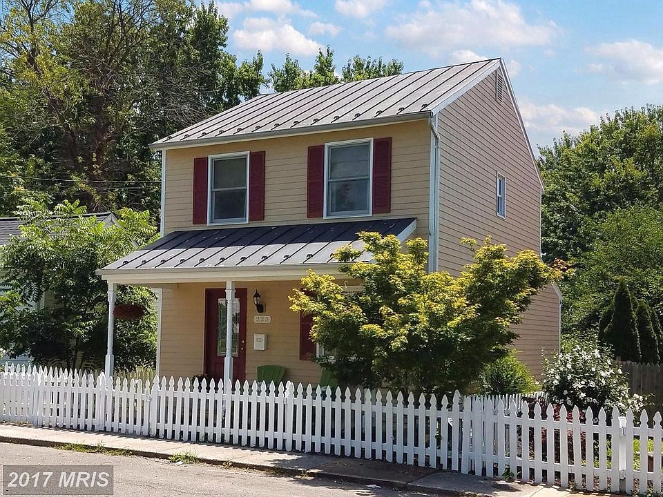 Welcome to beautiful Historic Leesburg!