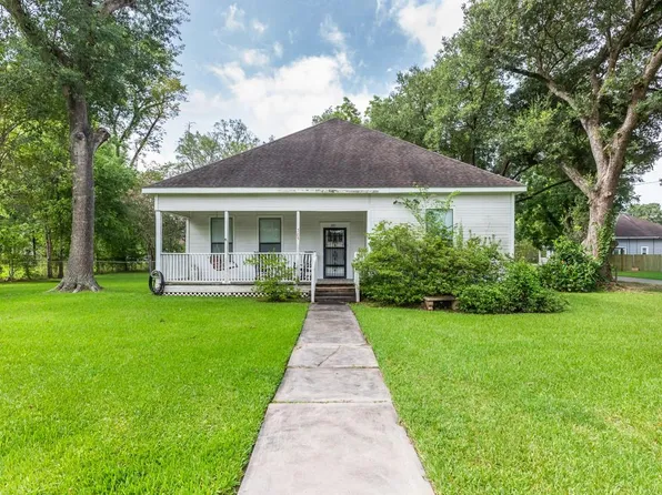 385 W Cora Lee St, Sour Lake, TX 77659