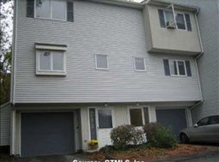 9 Knoll Wood Ln, Putnam, CT 06260