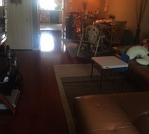 4th image of 106 Arlington Pl #1