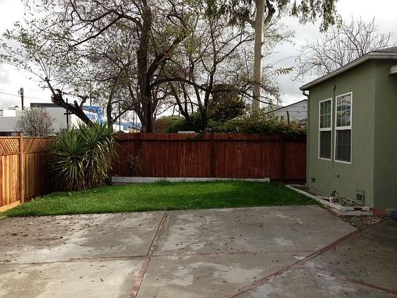 front yard and space to park 2 cars