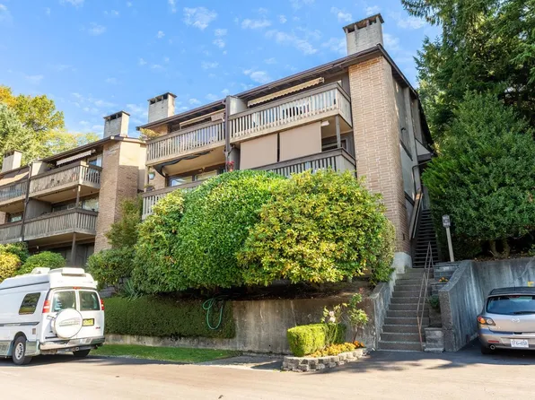 1039 Old Lillooet Rd, North Vancouver, BC V7J 3H6