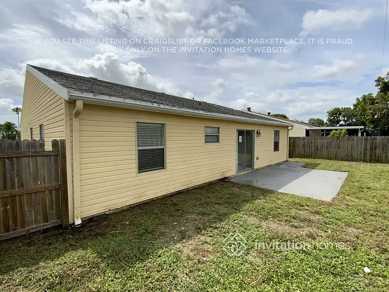 7854 Blairwood Cir W — Photo 11
