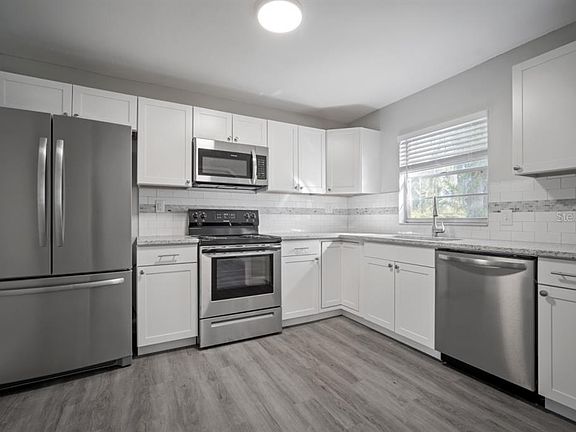 3rd image of 320 Piedmont Ct S