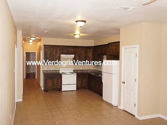 Living dining kitchen