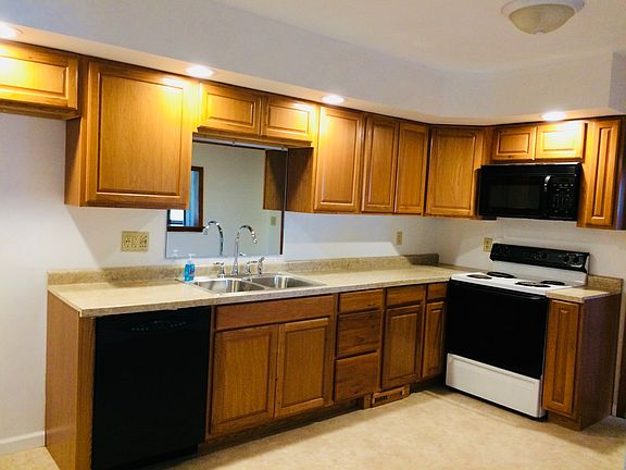 Kitchen (new everything)