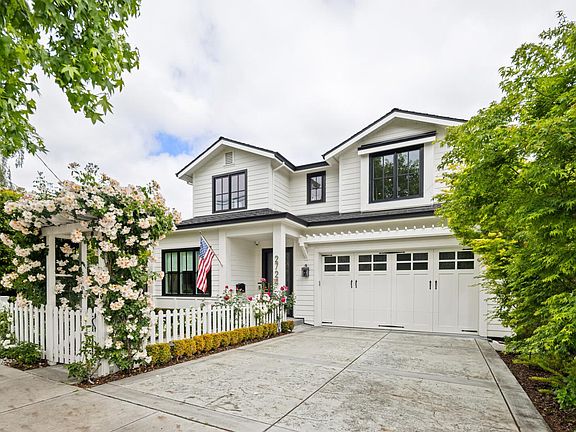 4th image of 2724 Eaton Ave