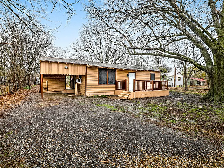 505 S Business Highway 78 — Photo 1