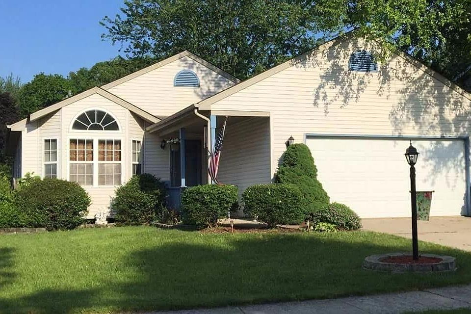 1st image of 102 Pembroke Dr W