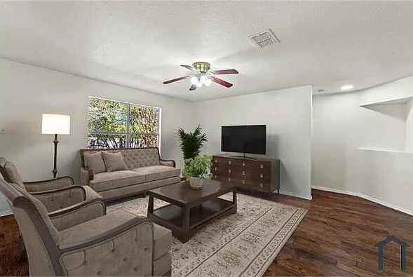 9712 Copper Creek Dr — Photo 2