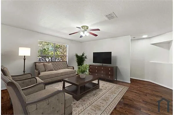 Building Photo - 9712 Copper Creek Dr