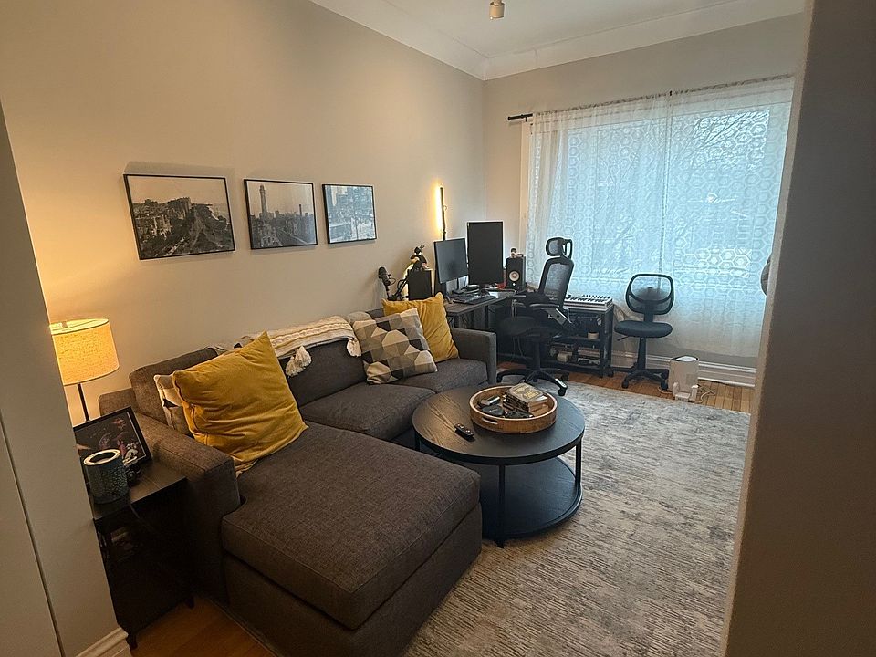 1st image of 1941 N Kenmore Ave APT 1F