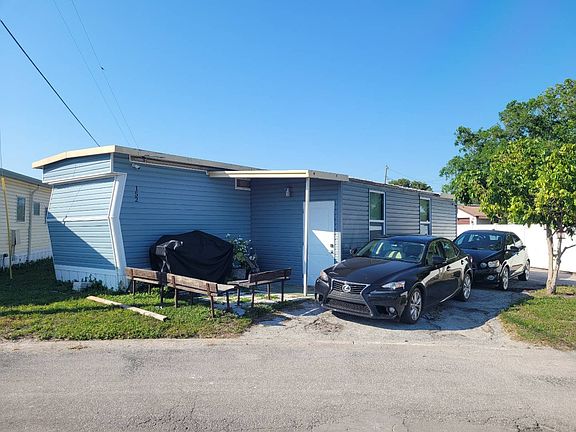 4th image of 4000 24th St N #152