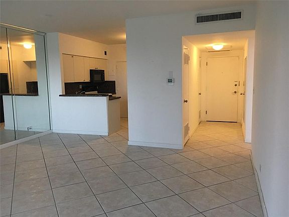 4th image of 2121 N Bayshore Dr APT 413