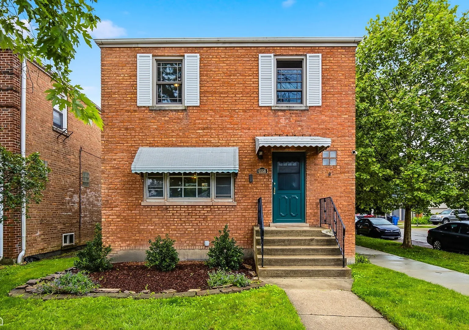 3 bed, 1.5 bath, $2,000 — Photo 1