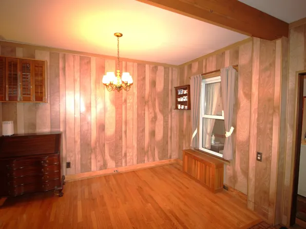 425 Davis Avenue image 11 of 22