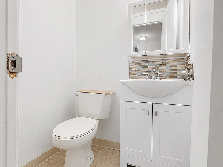 4201 Martha Ln — Photo 5