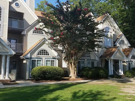 5th image of 301 Victoria Pl
