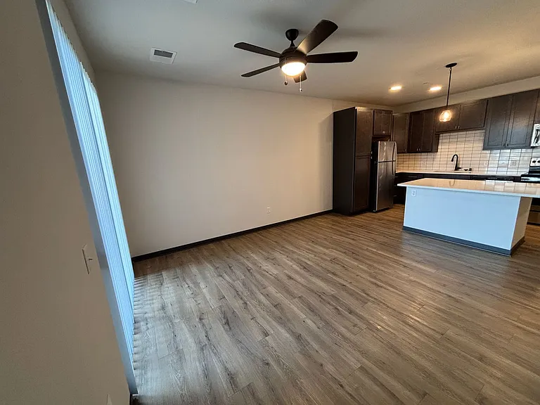 Homestead Luxury Apartments — Photo 16
