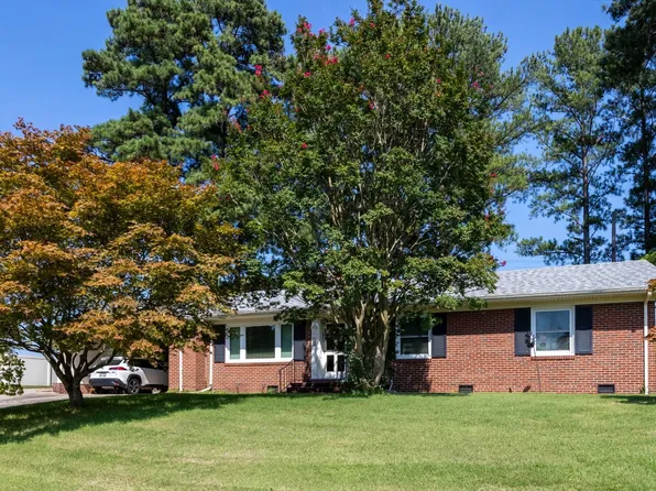 104 Stark Circle N, Wilson, NC 27893