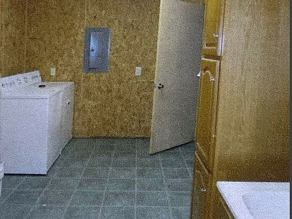 5th image of 301 Hackberry Cir