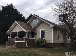 858 Highland Ave NE, Hickory, NC 28601