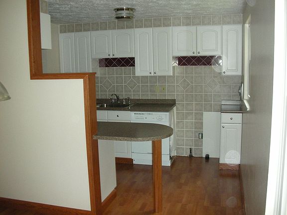 kitchen/dining room combo