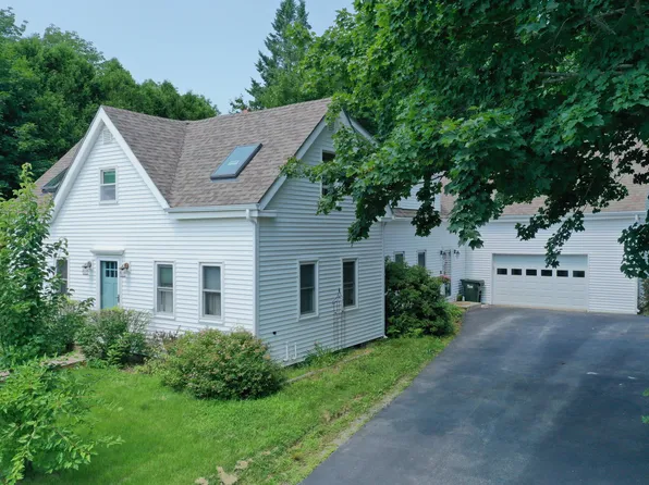 26 Pond Street, Bucksport, ME 04416