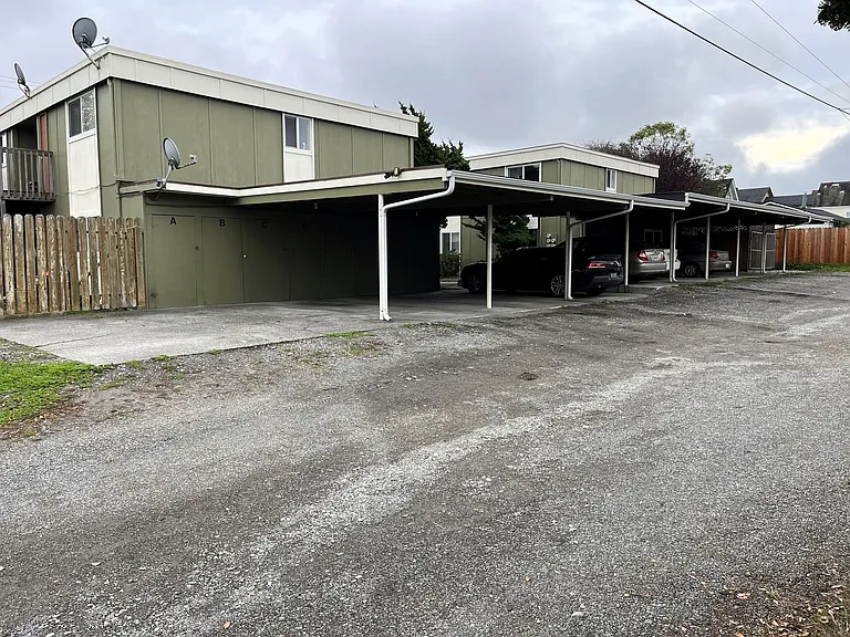 1210 J St — Photo 17