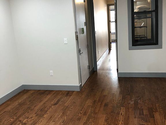 4th image of 219 Manhattan Ave #B2l