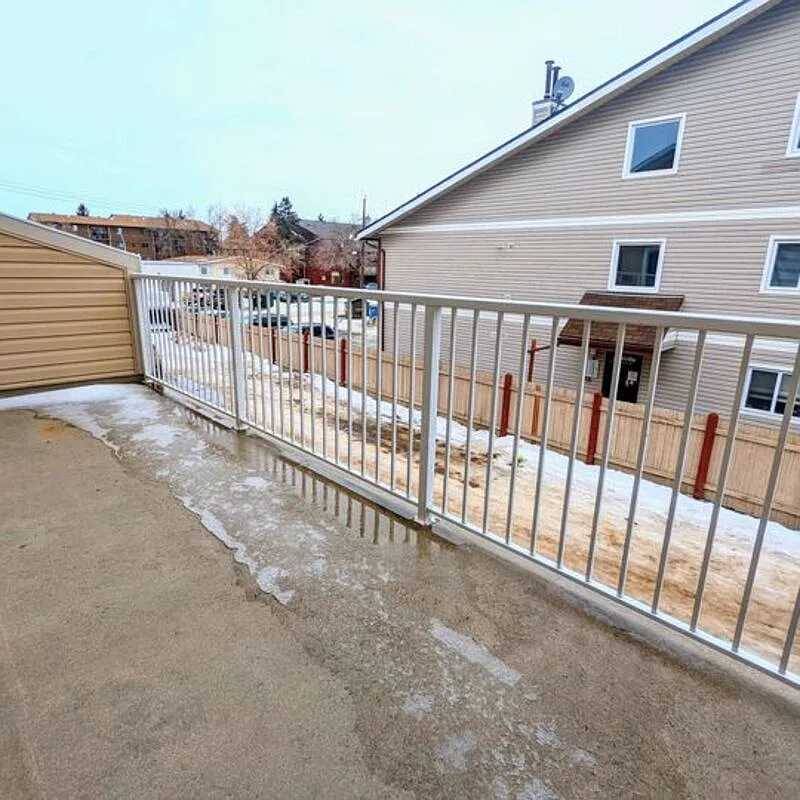 2 bed, 2.5 bath, 1300 sqft, $1,700 — Photo 1