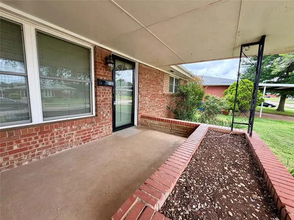 415 W Curtis Dr, Midwest City, OK 73110