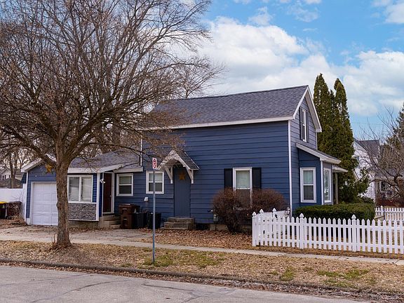 4th image of 320 E Wisconsin St