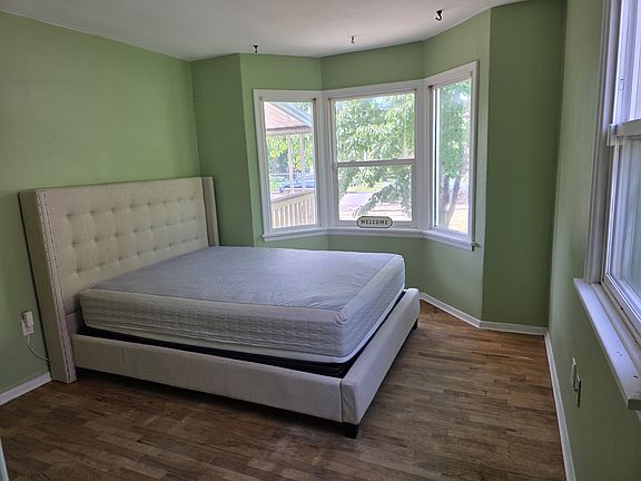 3rd image of 619 Pleasant Ave
