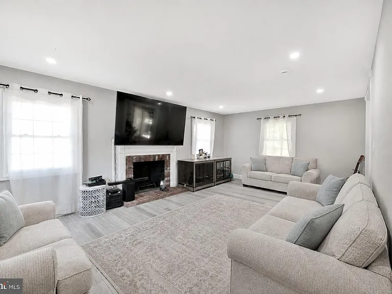 8812 Church Field Ln — Photo 18