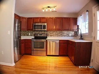 2 bed, 1.5 bath, 1272 sqft, $2,600 — Photo 3