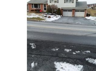 88 Blacksmith Rd, Douglassville, PA 19518