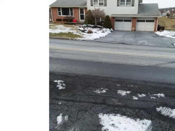 88 Blacksmith Rd, Douglassville, PA 19518