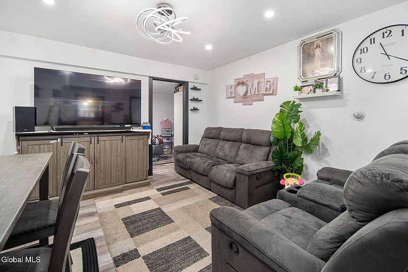 5th image of 492 Olean Street