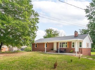 2050 Darwick Rd, Winston Salem, NC 27127