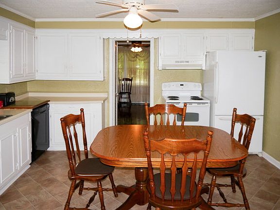 3rd image of 477 N Woodlawn Dr