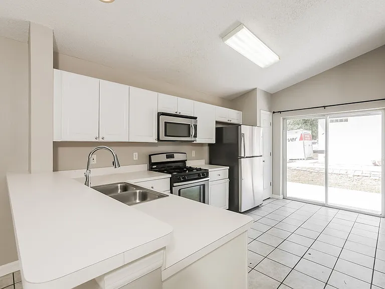 3406 Palm Beach Dr — Photo 7