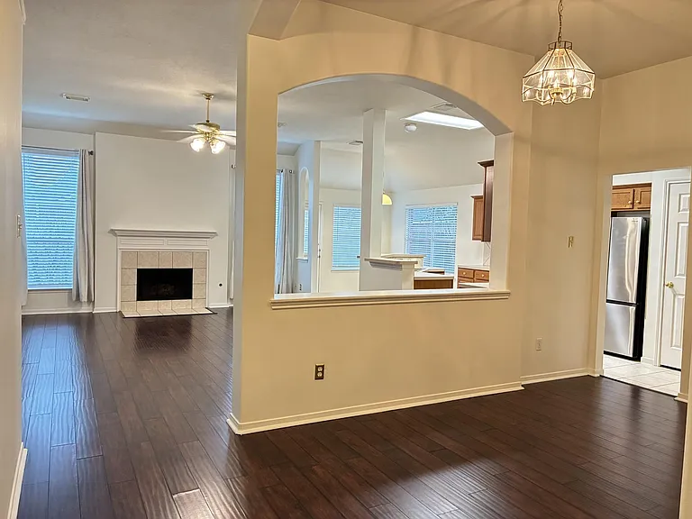8910 Aber Trail Ct — Photo 7