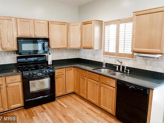 3rd image of 6109 Asher Ct