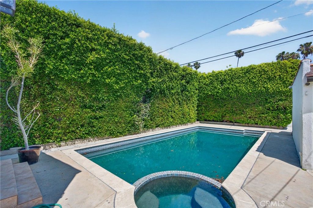 520 N Citrus Ave, Los Angeles, CA - View 3