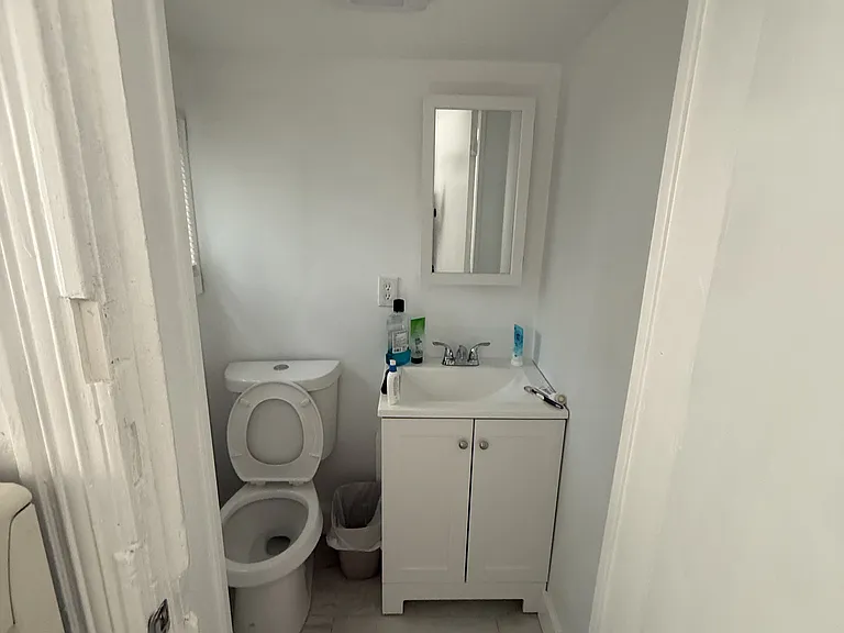 66 Round Hill St — Photo 37